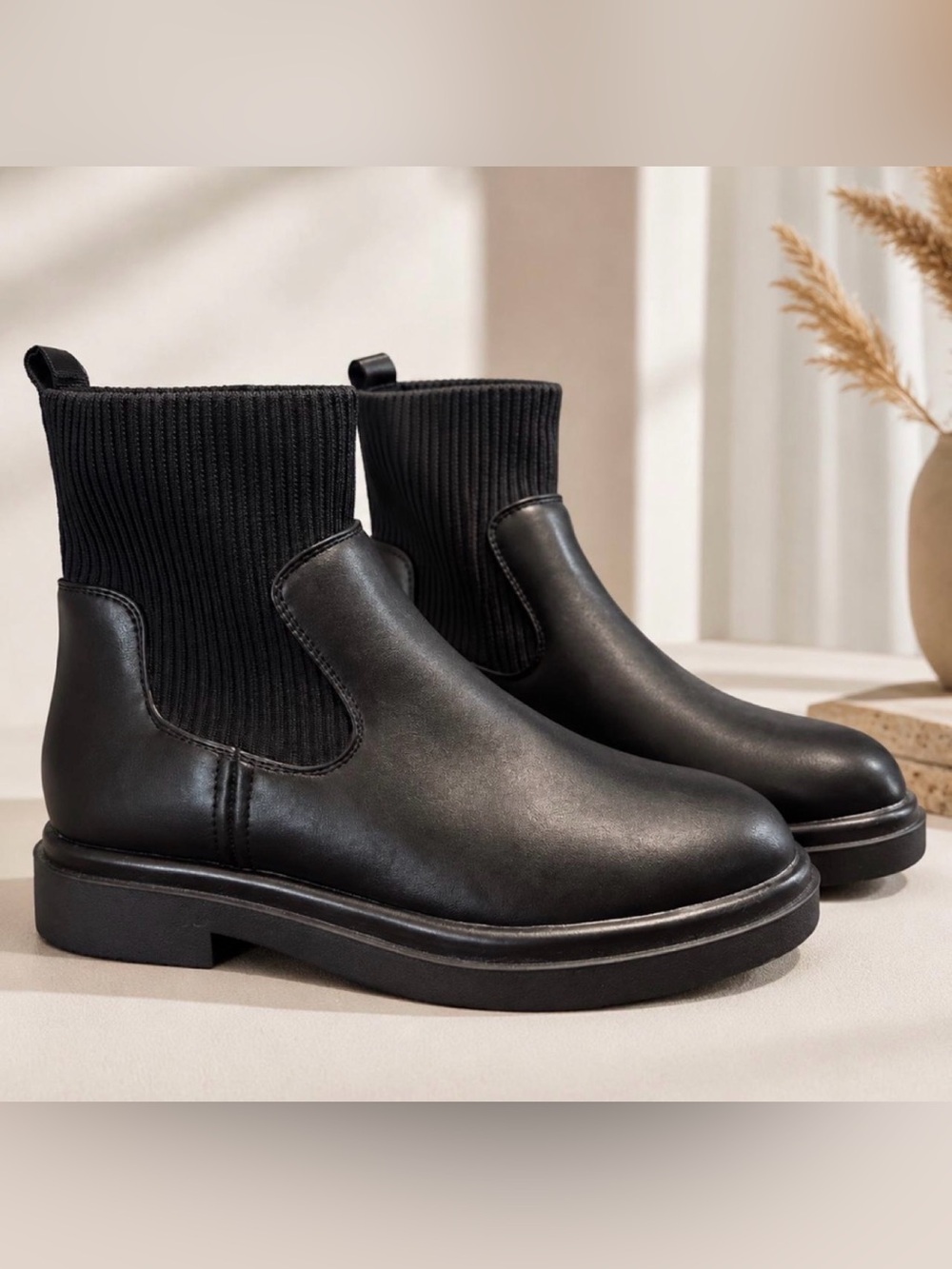 Black Rib-Knit Chelsea Ankle Boots - Women's sz 8 new.